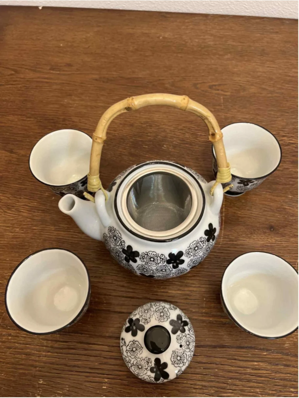 Kafuh Japan Black & White Floral Ceramic Tea Set Bamboo Handle Teapot & 4 Cups
